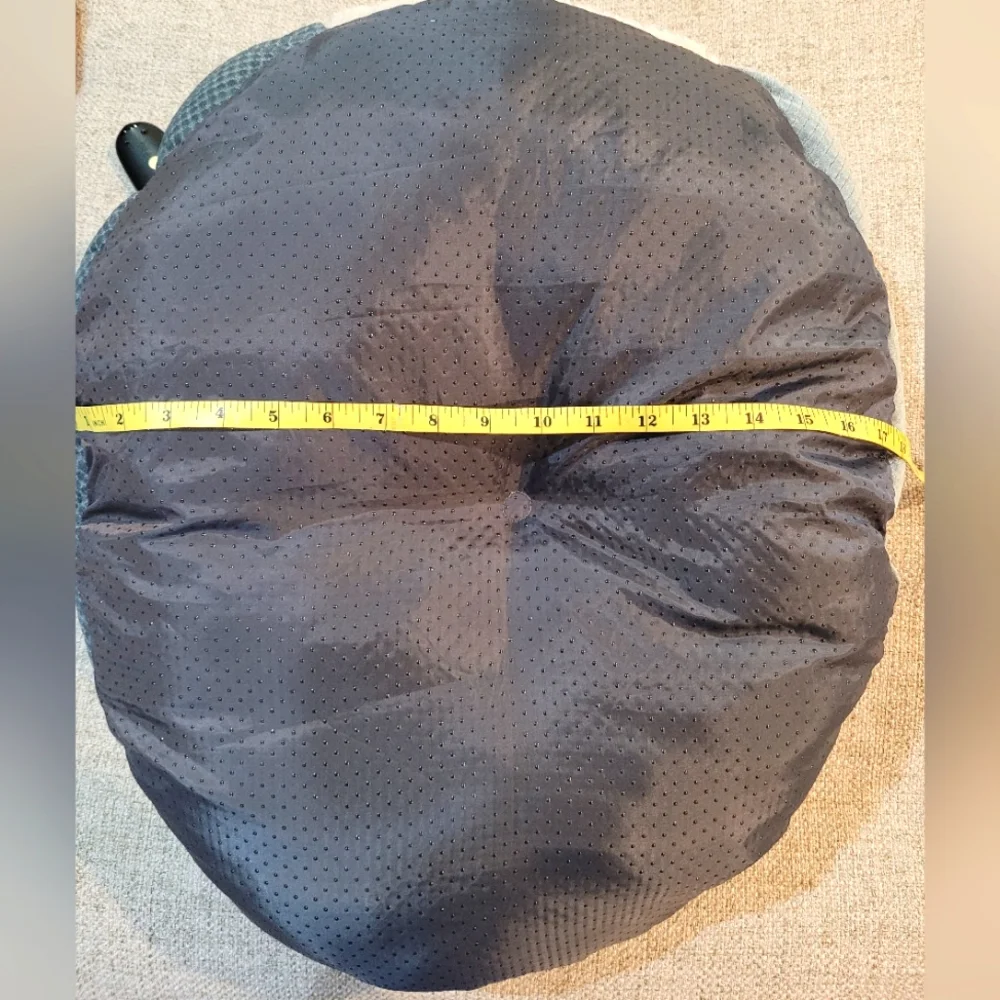 NWOT pet bed - Picture 5 of 6